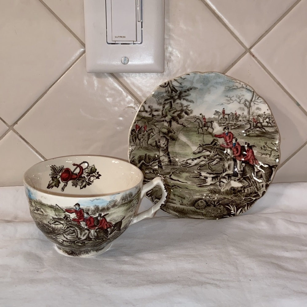 RARE HTF Vintage Johnson Bros Tally Ho cup saucer Hand Engraving View Halloo